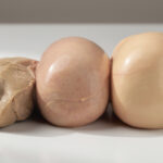 découvrez comment choisir un lobe de foie gras cru selon sa catégorie pour garantir qualité et saveurs exceptionnelles dans vos recettes.